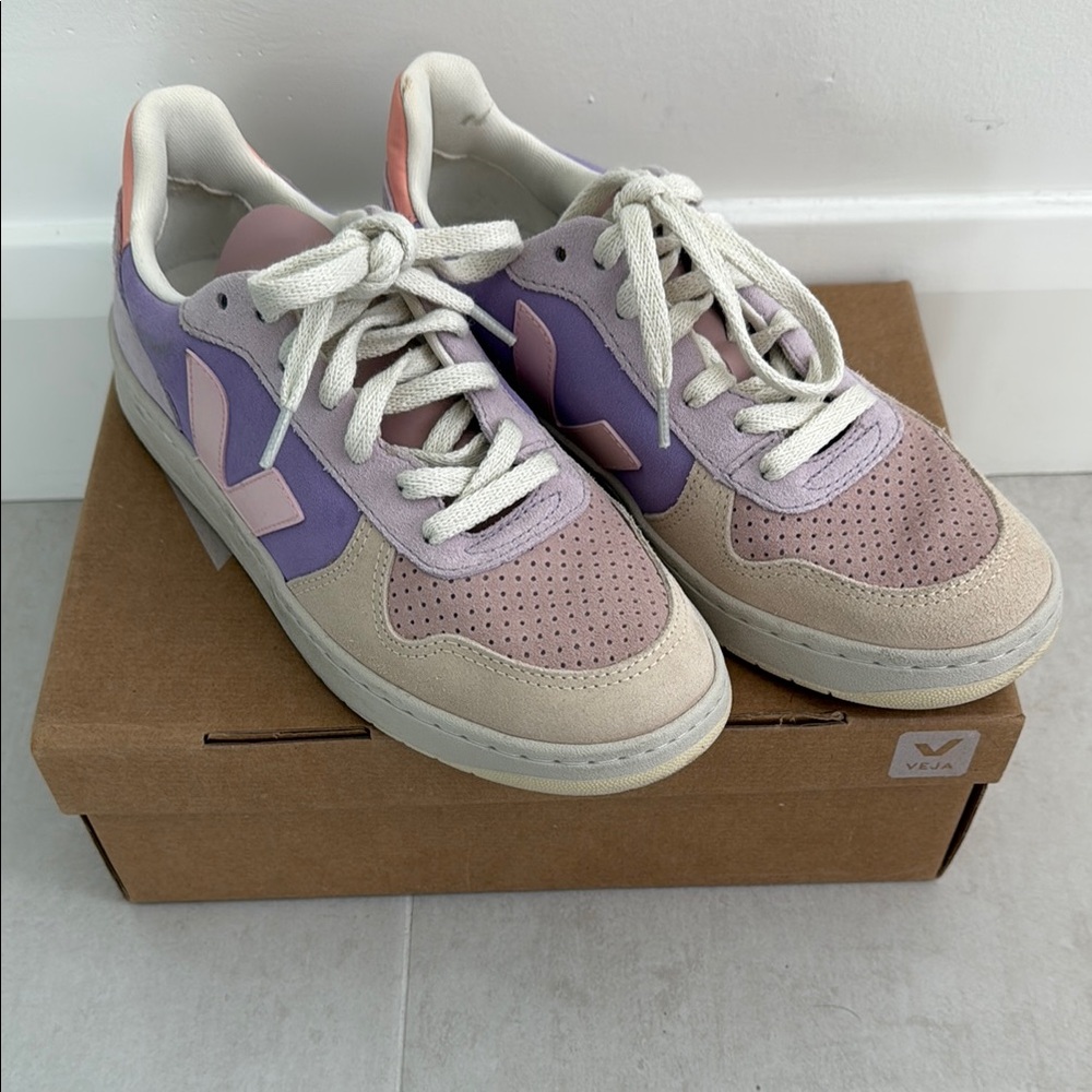 Veja V-10 Sneaker Lavender Women’s 8
